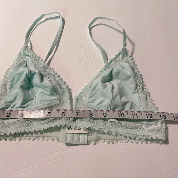 Garage NUE seamless lace triangle Bralette light blue deep V large - Picture 7 of 8